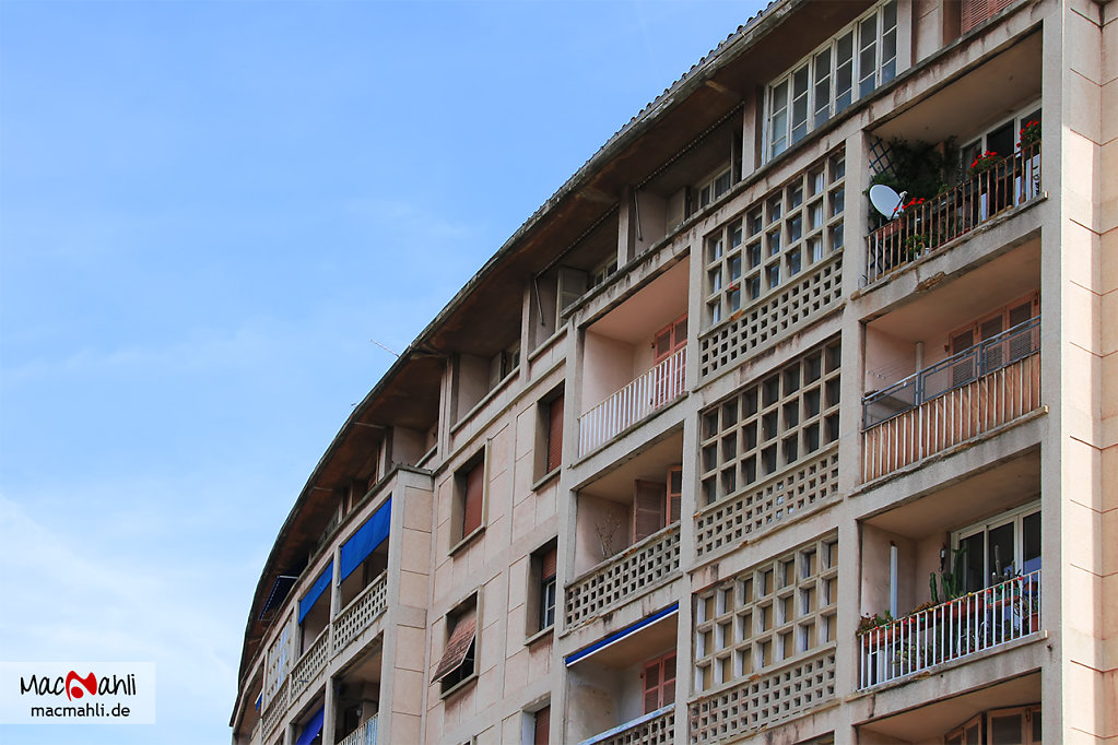 Rundes Wohnhaus am Kreisverkehr @ Toulon