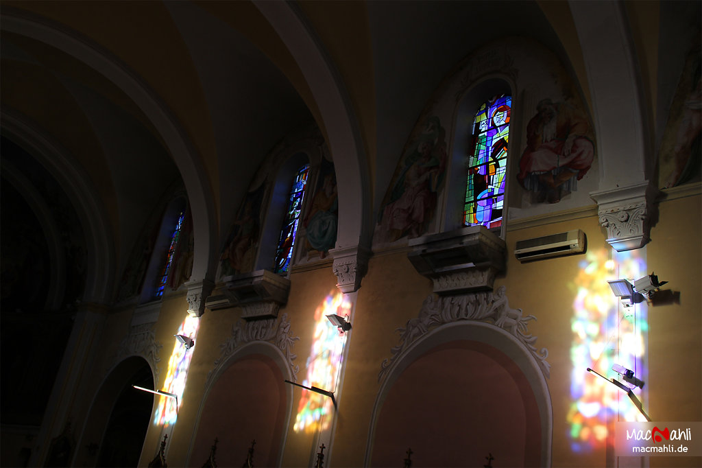 Lichtspiel in der Kirche - Le Pradet
